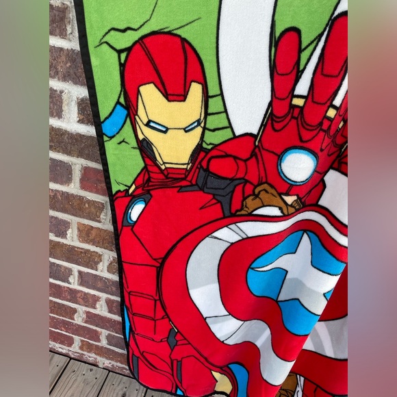 Kid’s The Avengers Marvel Fleece Throw Blanket 45”x60” - Picture 6 of 13